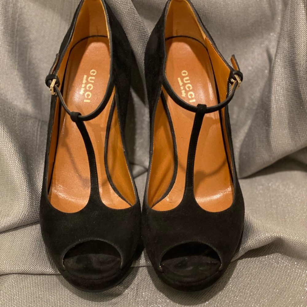 Gucci Black Suede Betty T-Strap Pumps (Size 37 1/2)